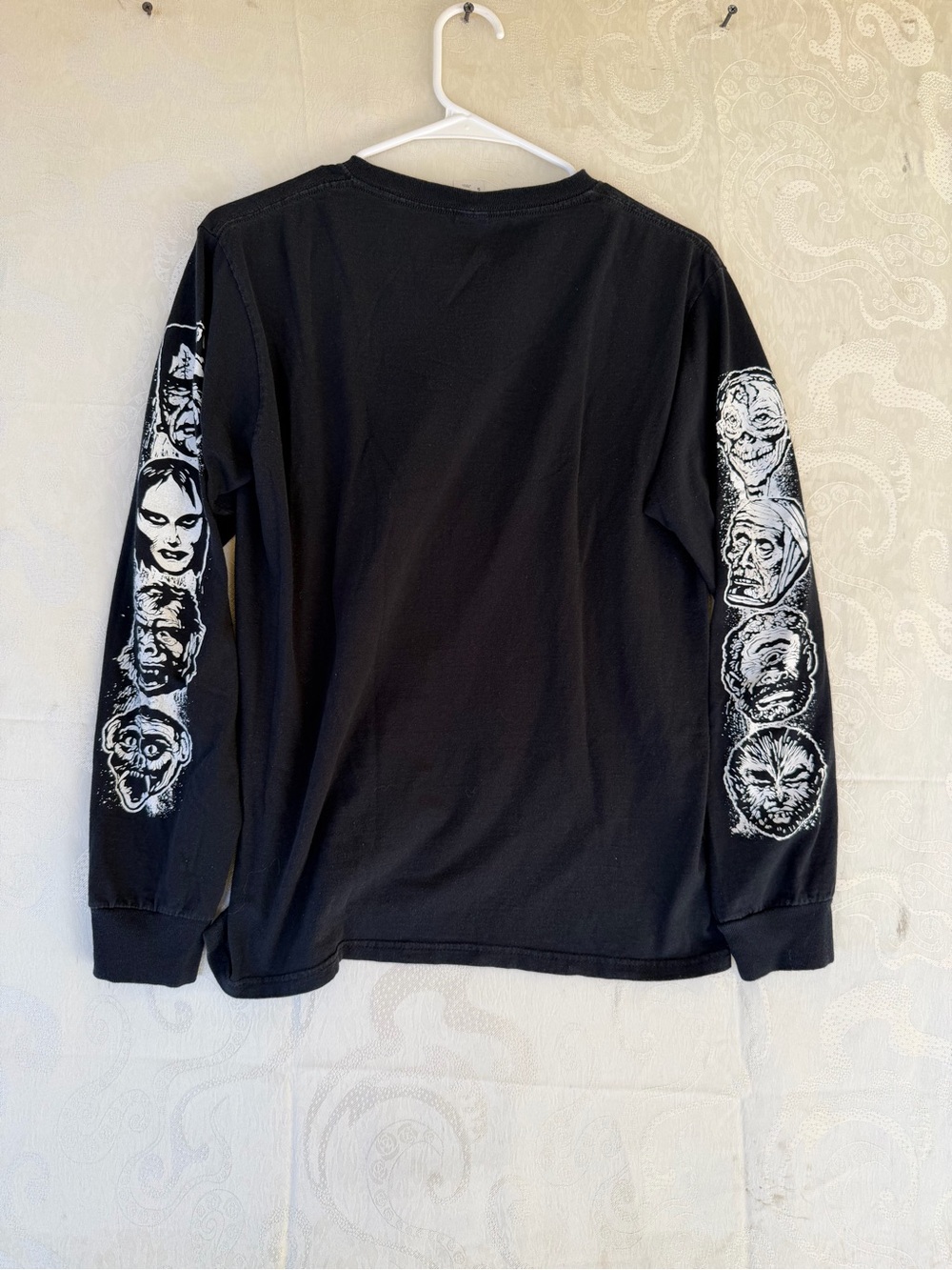 Fruit of the Loom Black Long Sleeve Famous Monsters Graphic Tee - Picture 7 of 7